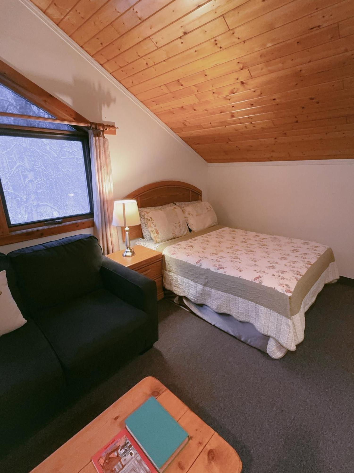 Alpine Meadows Lodge Golden Exterior foto